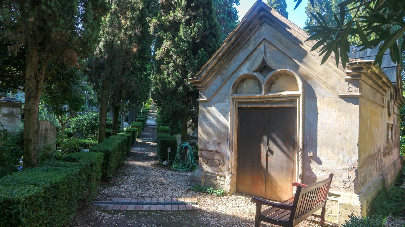 Il cimitero acattolico di Roma e le tombe famose degli artisti